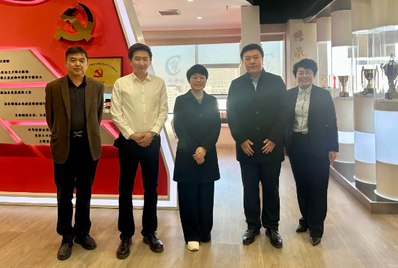河東區委社會工作部領導走訪春華街道商會會長單位永誠世佳